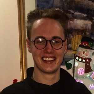 Meet your Posher, Devin